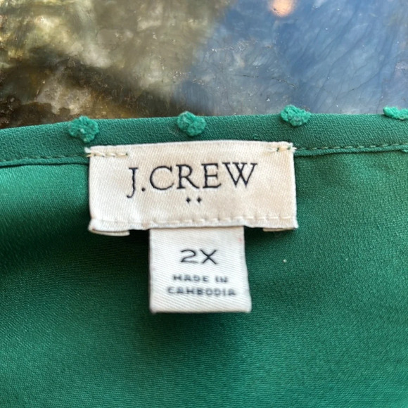 J Crew Kelly Green 2X Swiss dot v neck blouse. Lined in front. EUC - Picture 9 of 10